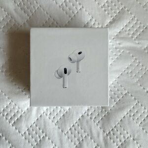 AirPods Pro (2nd generation) with MagSafe Charging Case (USB‑C)